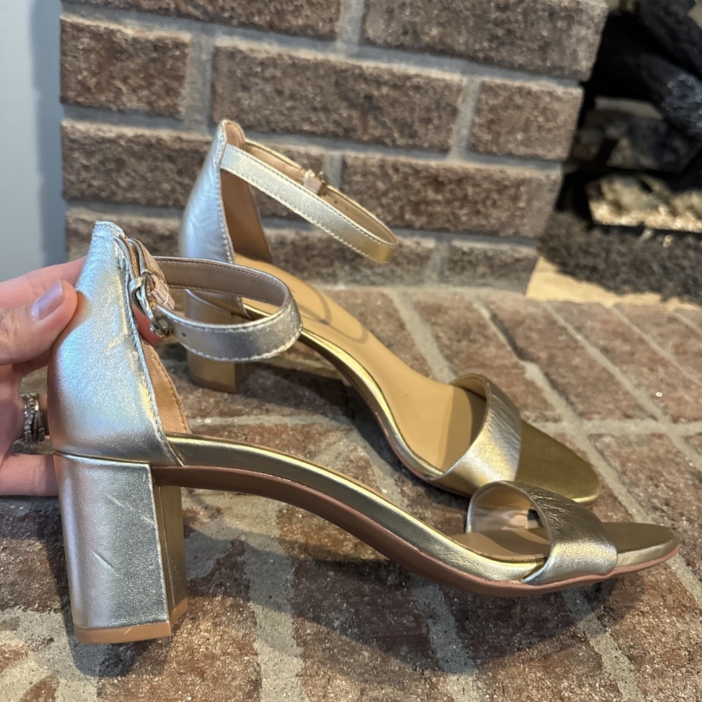 Naturalizer Women's Vera Block Heel Sandals Dark Gold Size 9M #138 - Picture 2 of 16